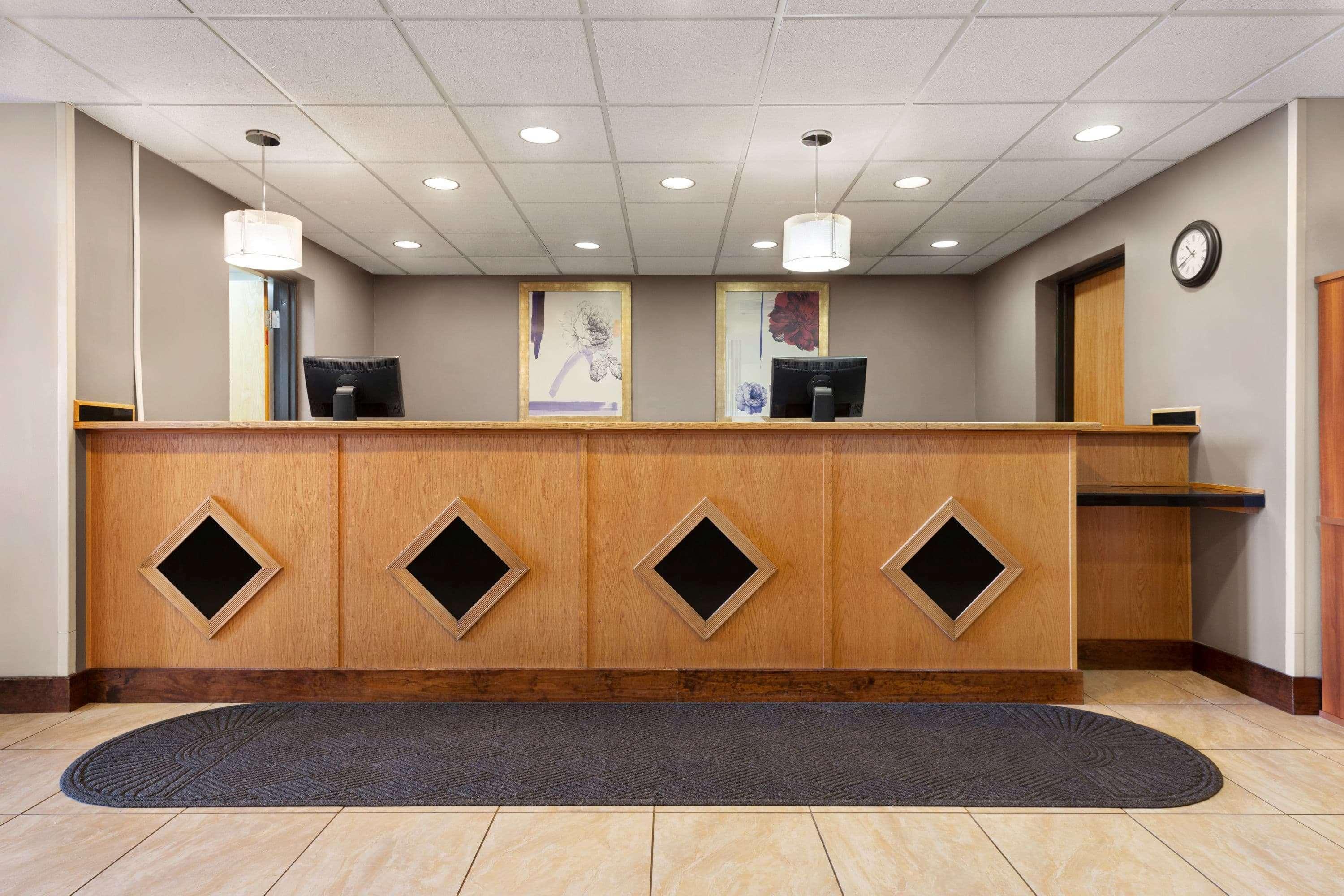 Howard Johnson By Wyndham Billings Exterior photo